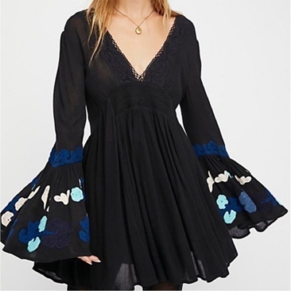 Free People So In Love Embroidered embellished bell sleeve Dress Rare Find
